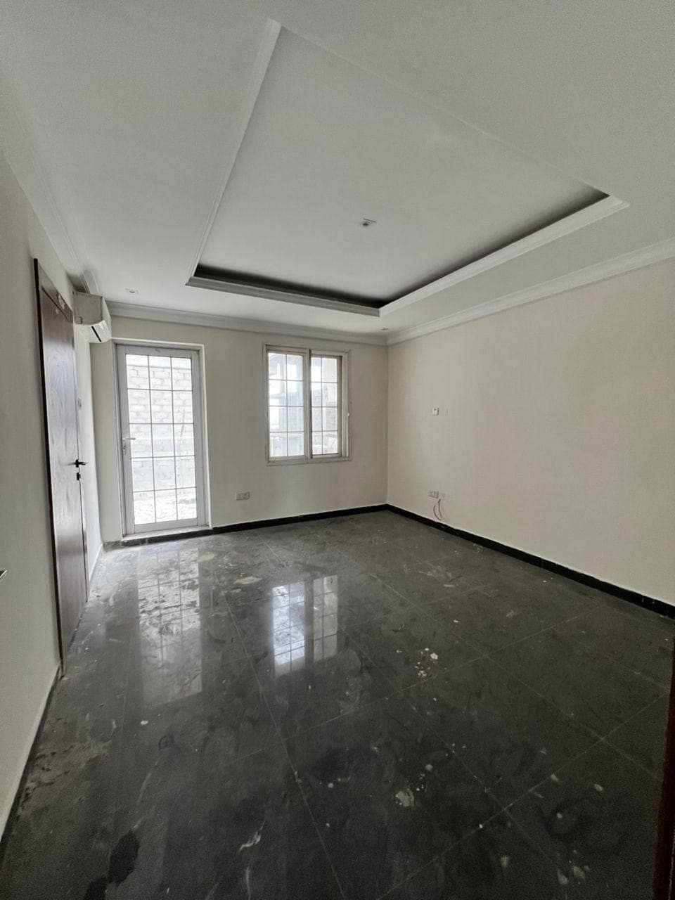 photo_5816537547868408985_y