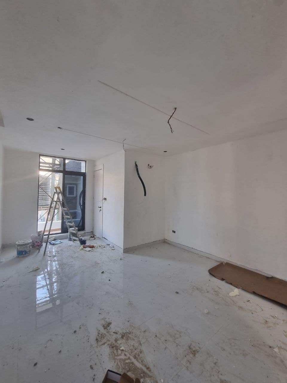 photo_5816537547868409136_y