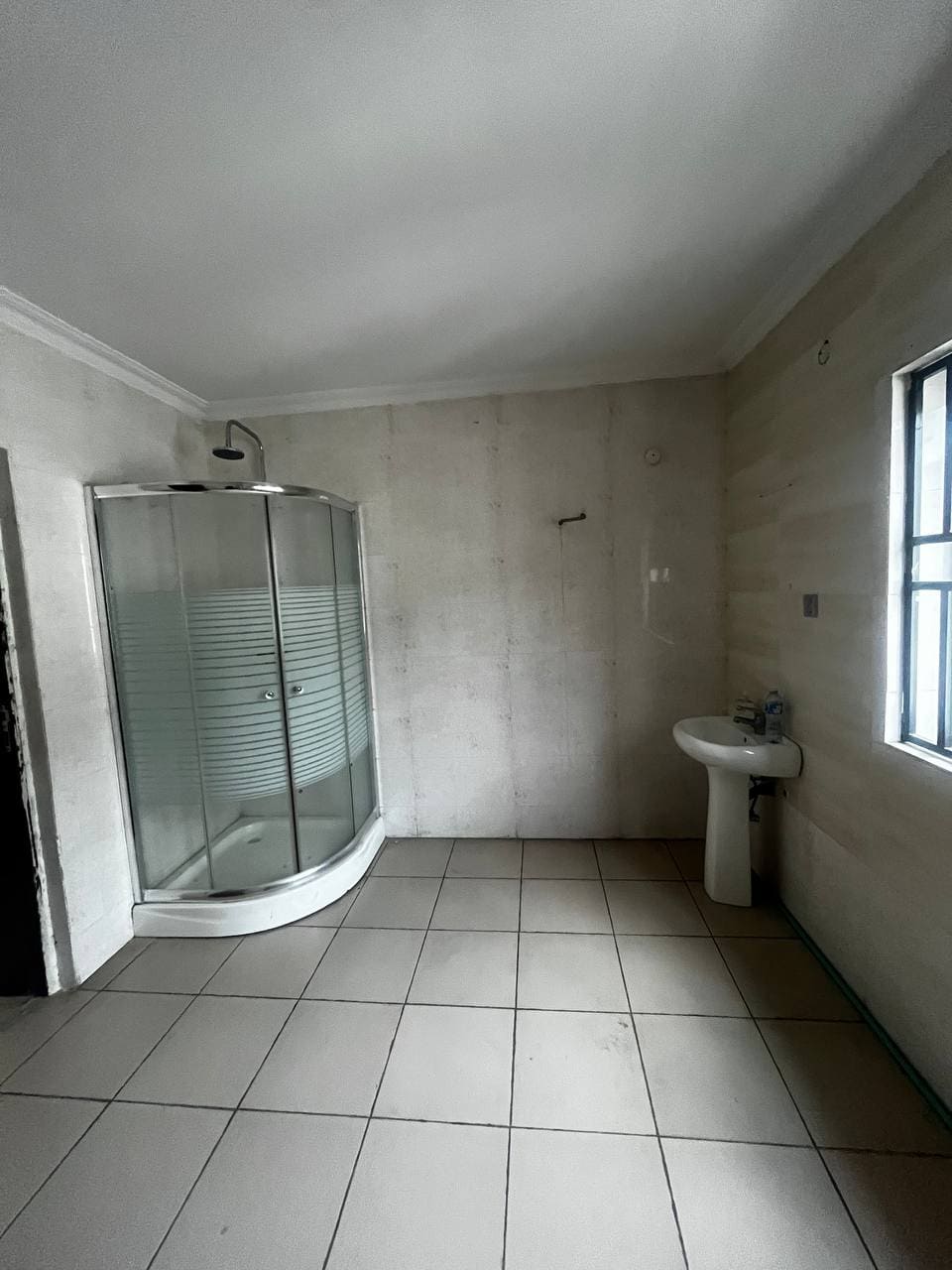 photo_5832300661960280875_y