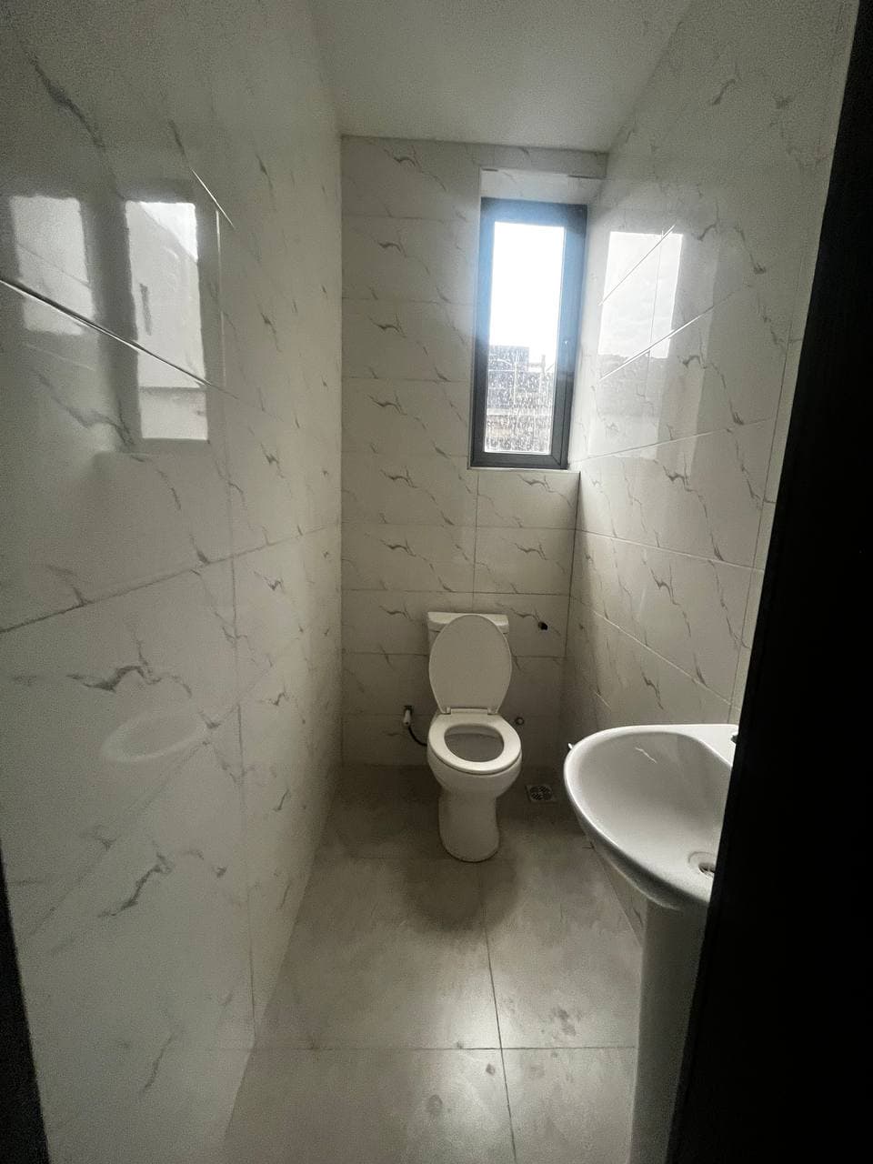 photo_5834896273906011414_y