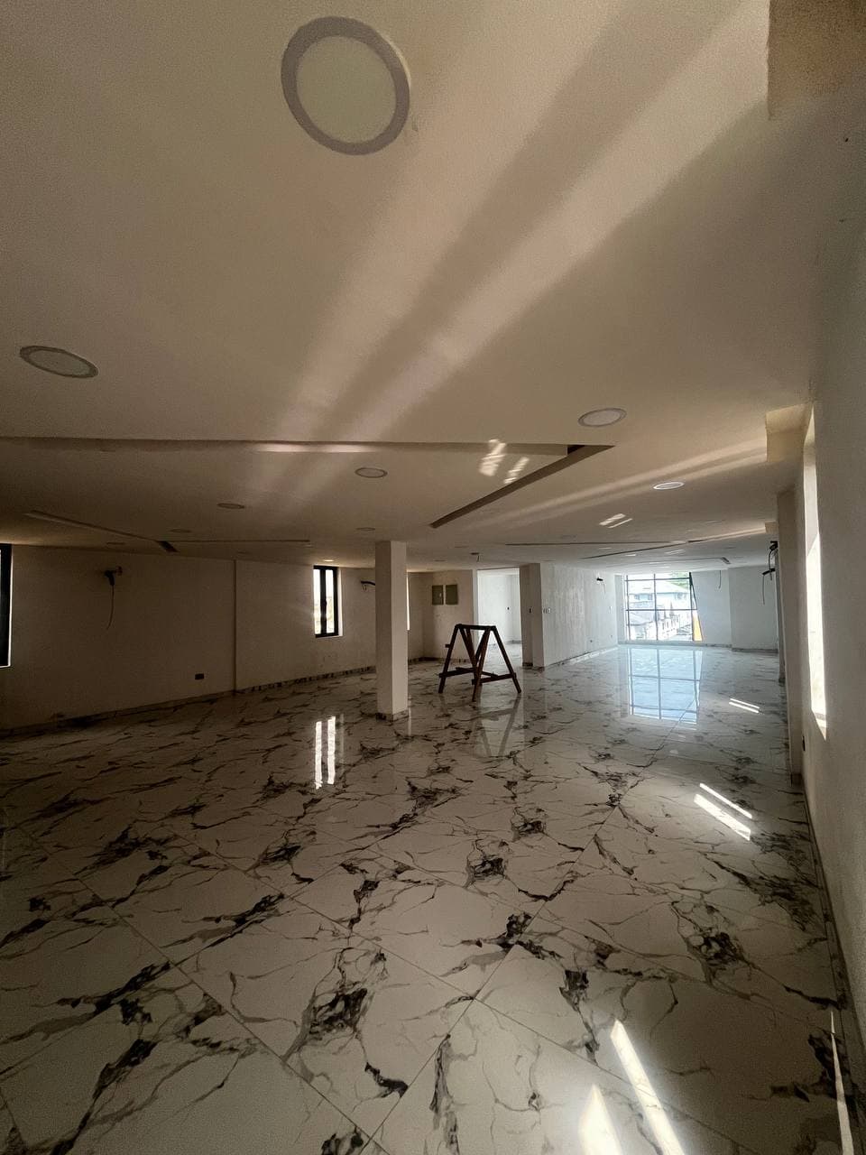 photo_5834896273906011415_y