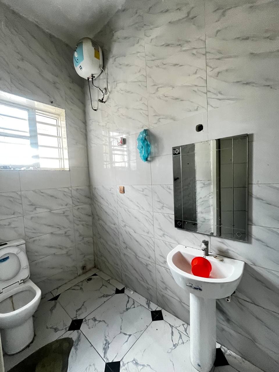 photo_5854848523004743134_y