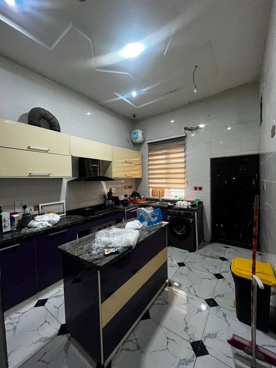 photo_5854848523004743137_y