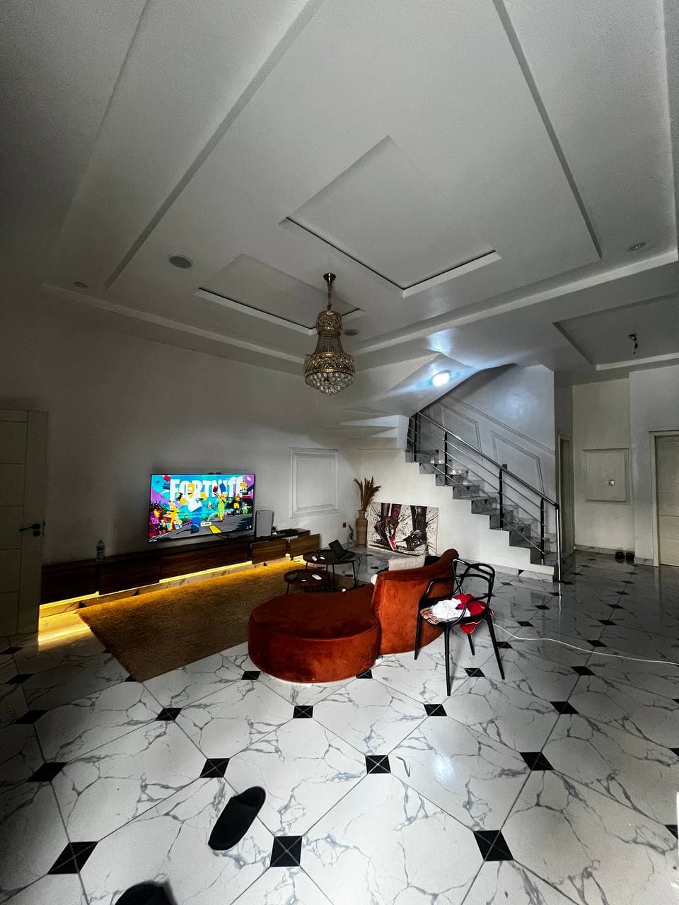 photo_5854848523004743138_y