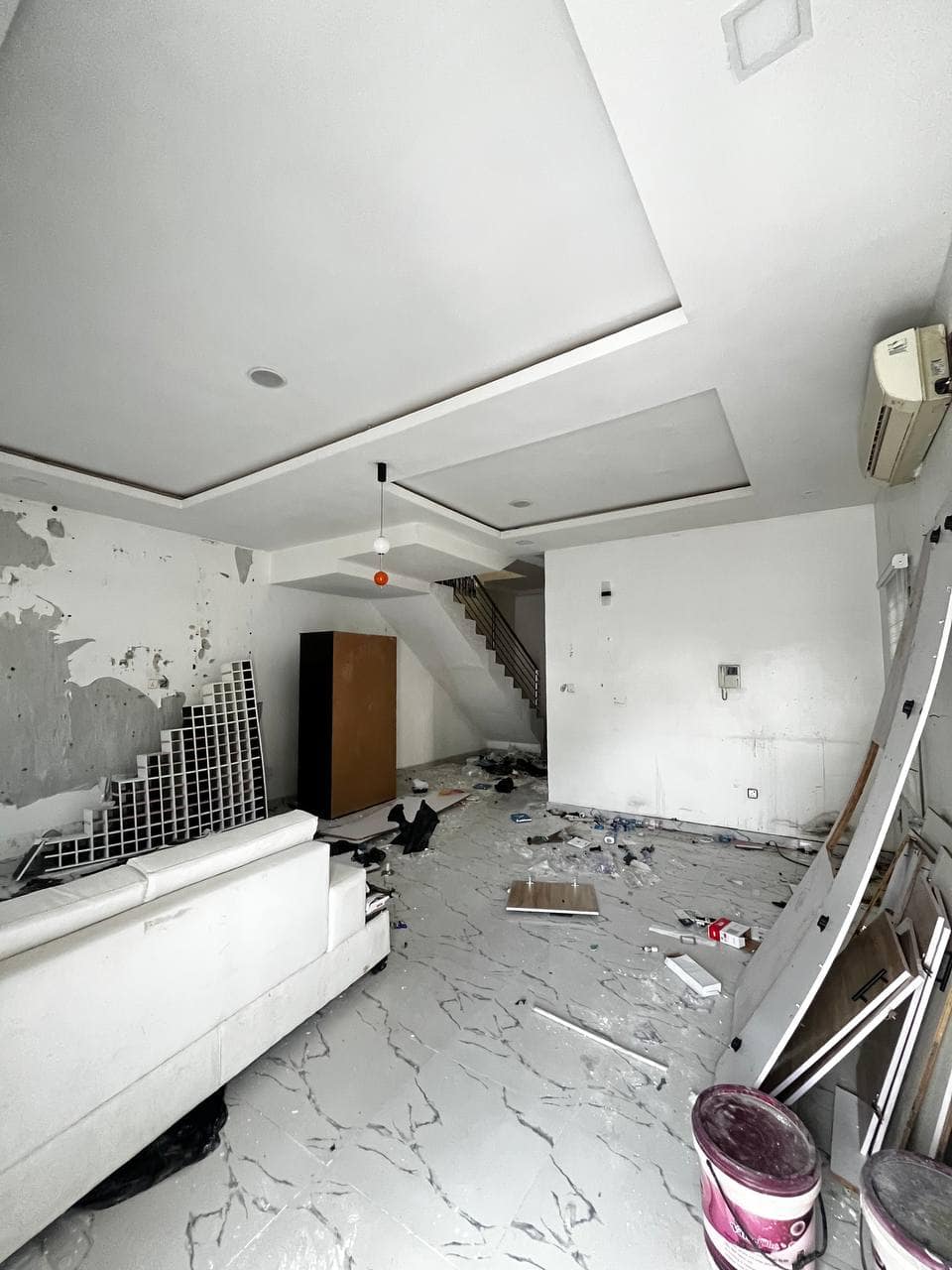 photo_5854848523004743154_y