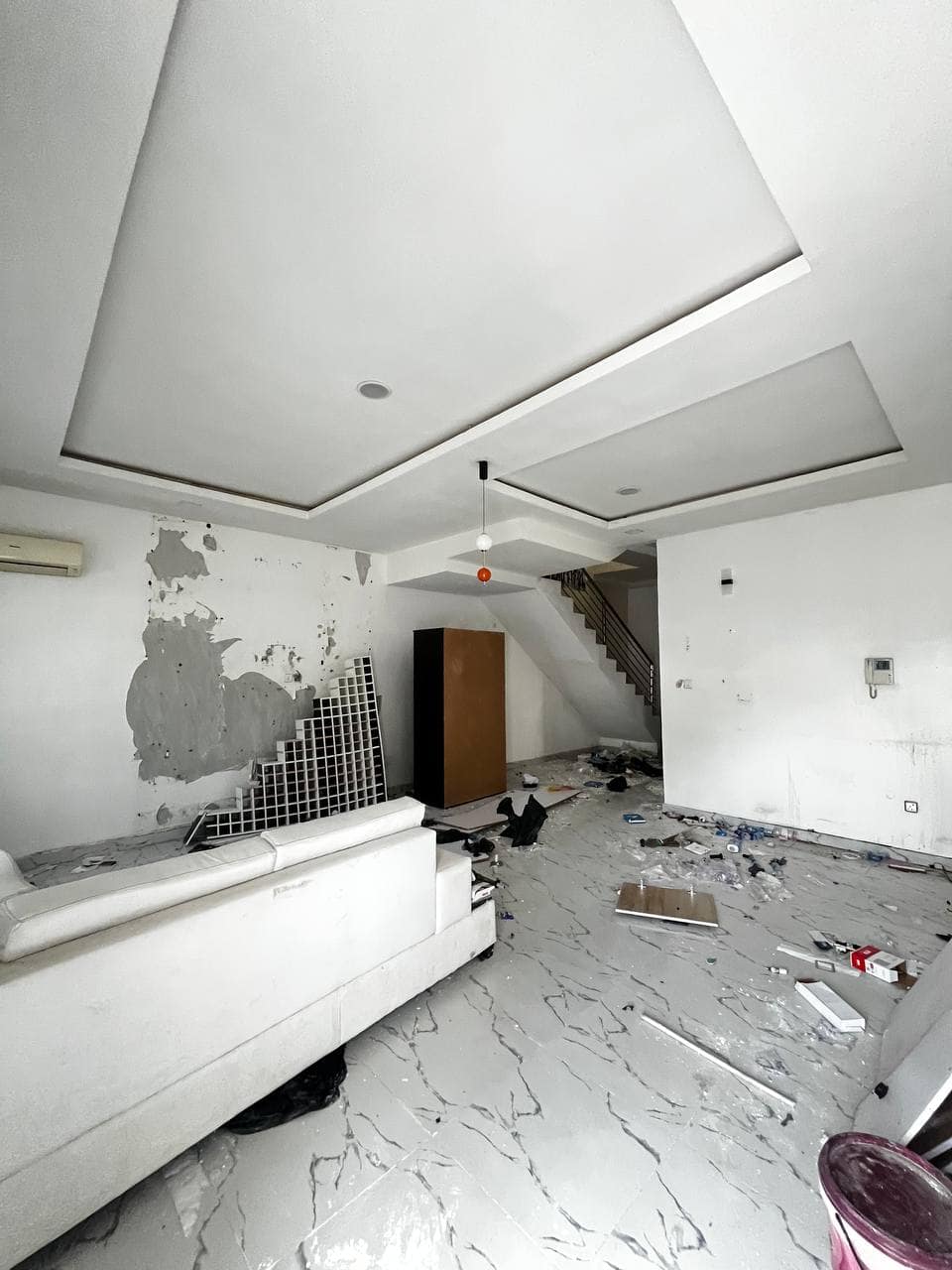 photo_5854848523004743156_y