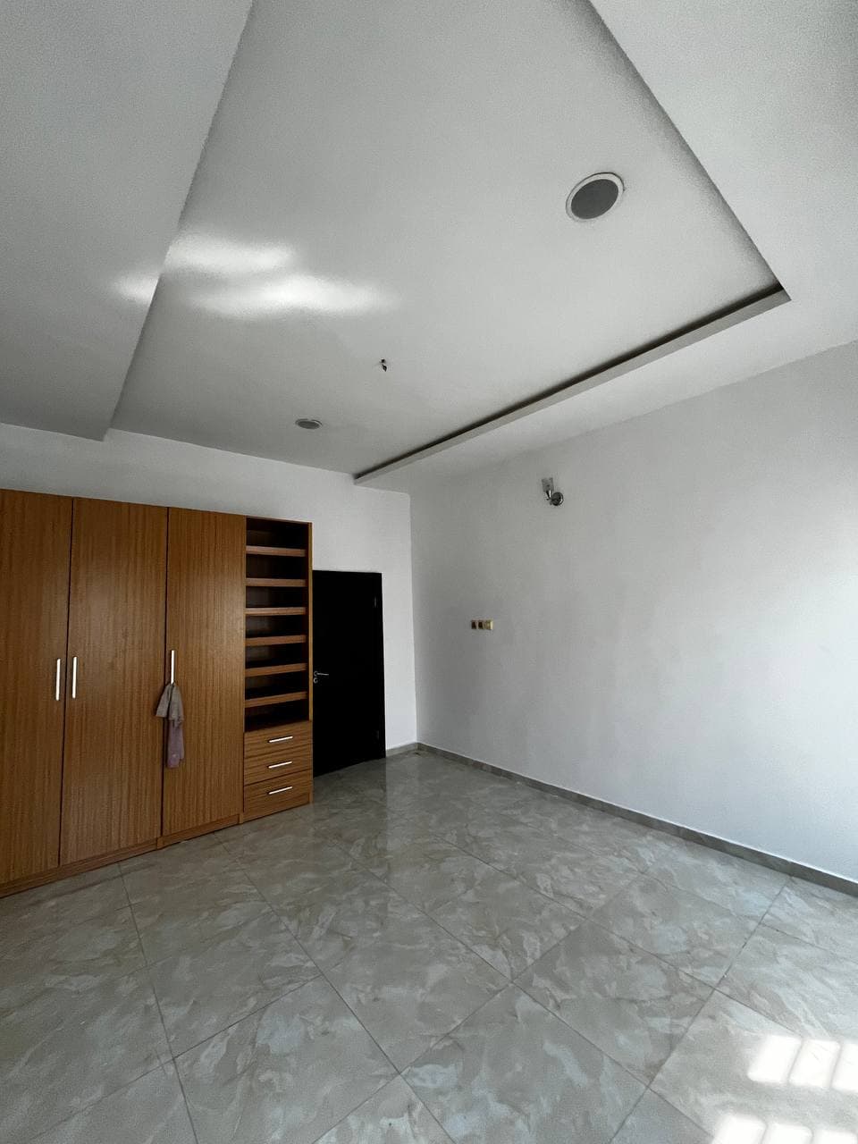 photo_5854848523004743159_y