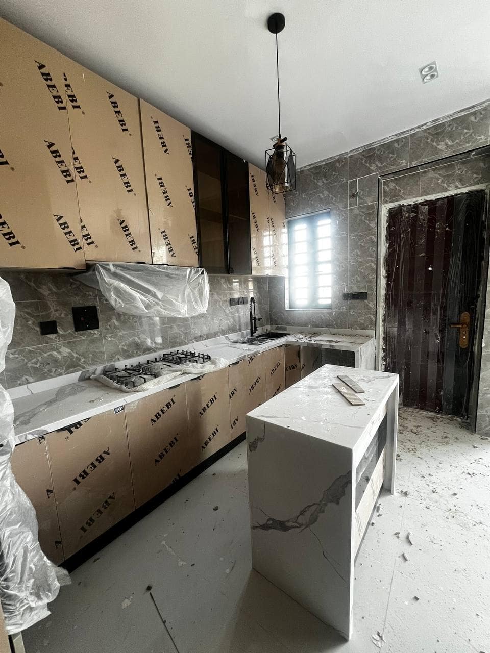 photo_5854848523004743210_y