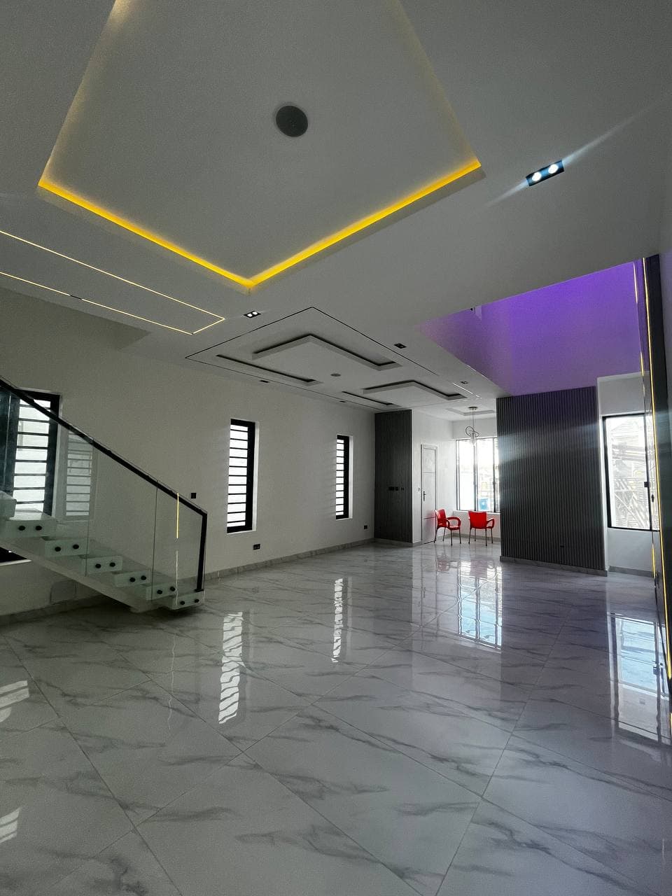 photo_5854848523004743299_y