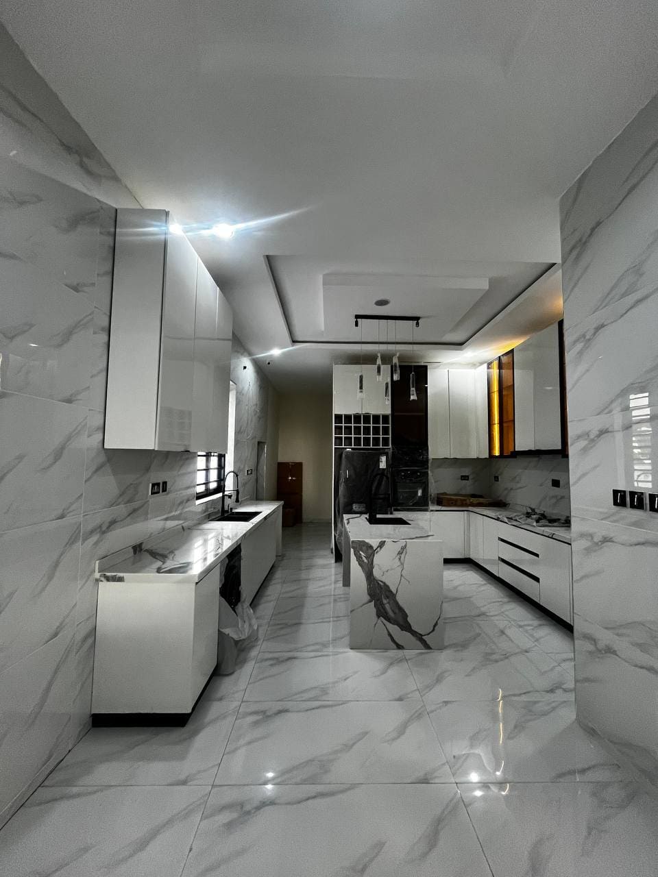 photo_5854848523004743300_y