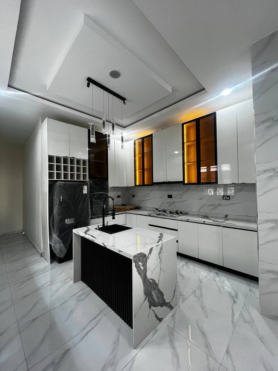 photo_5854848523004743301_y