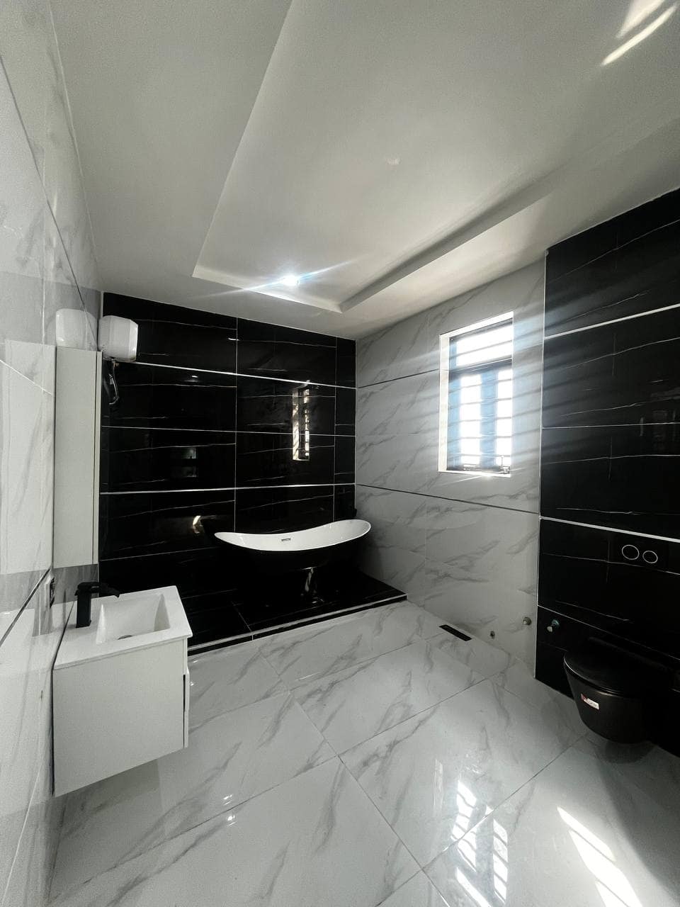 photo_5854848523004743306_y