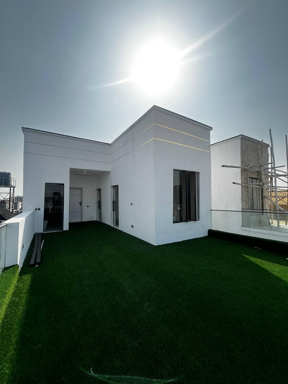 photo_5854848523004743310_y