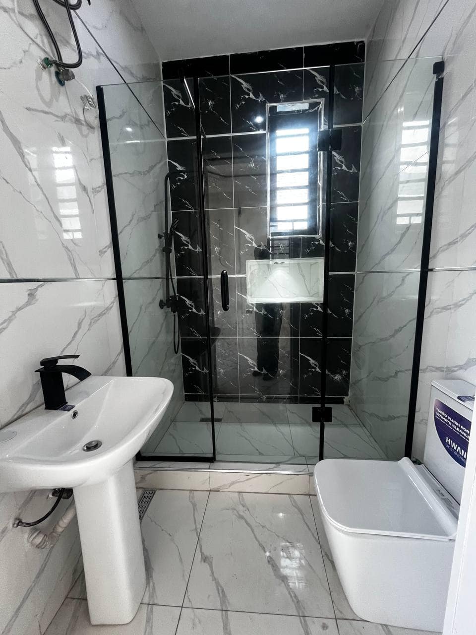 photo_5854848523004743312_y