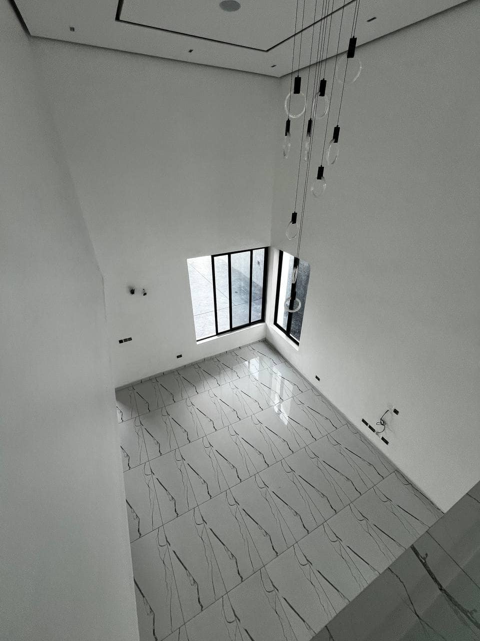 photo_5857450813624617895_y