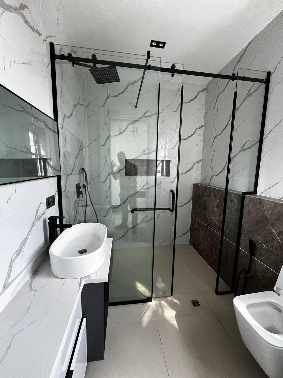 photo_5857450813624617900_y