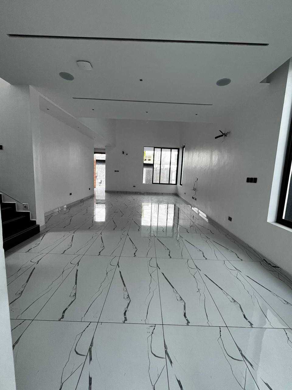 photo_5857450813624617915_y