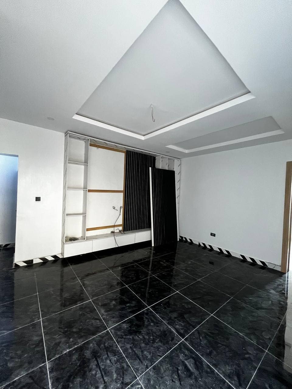 photo_5868738262556413258_y