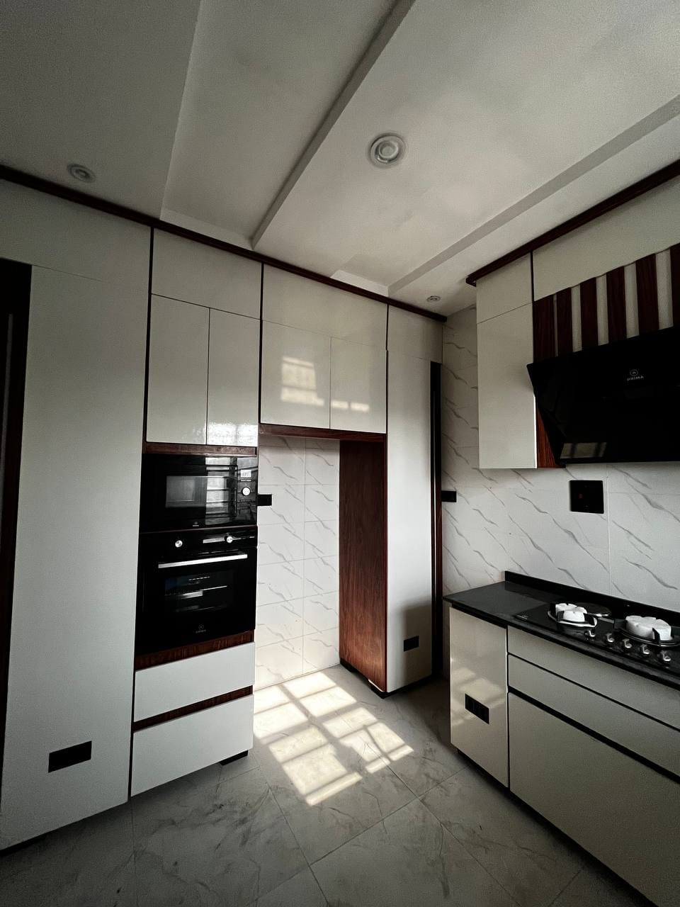 photo_5868738262556413280_y