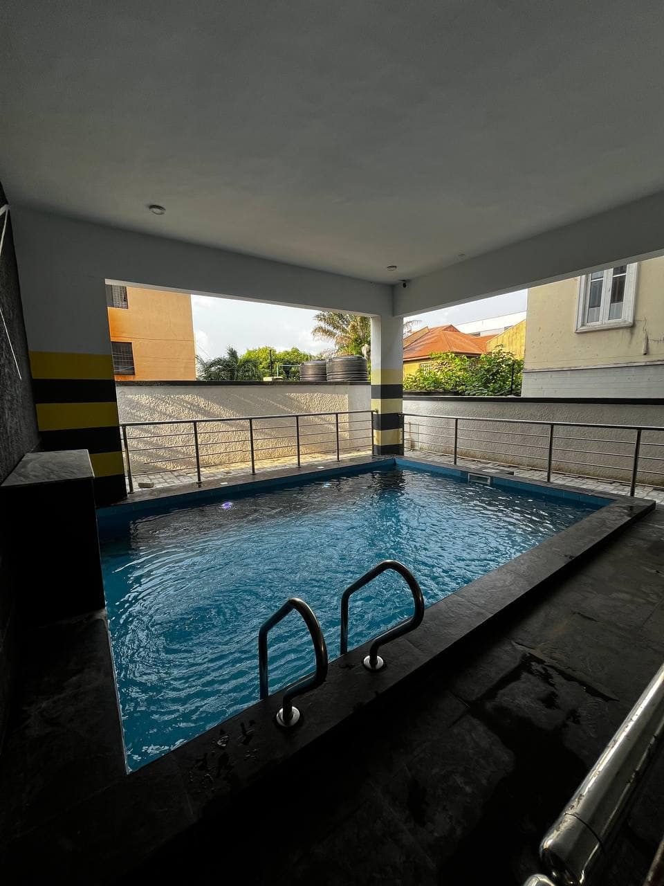 photo_5868738262556413310_y