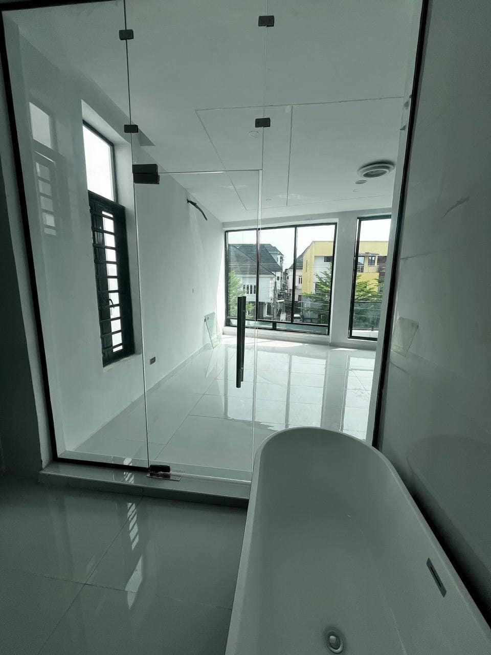 photo_5875194908367326117_y