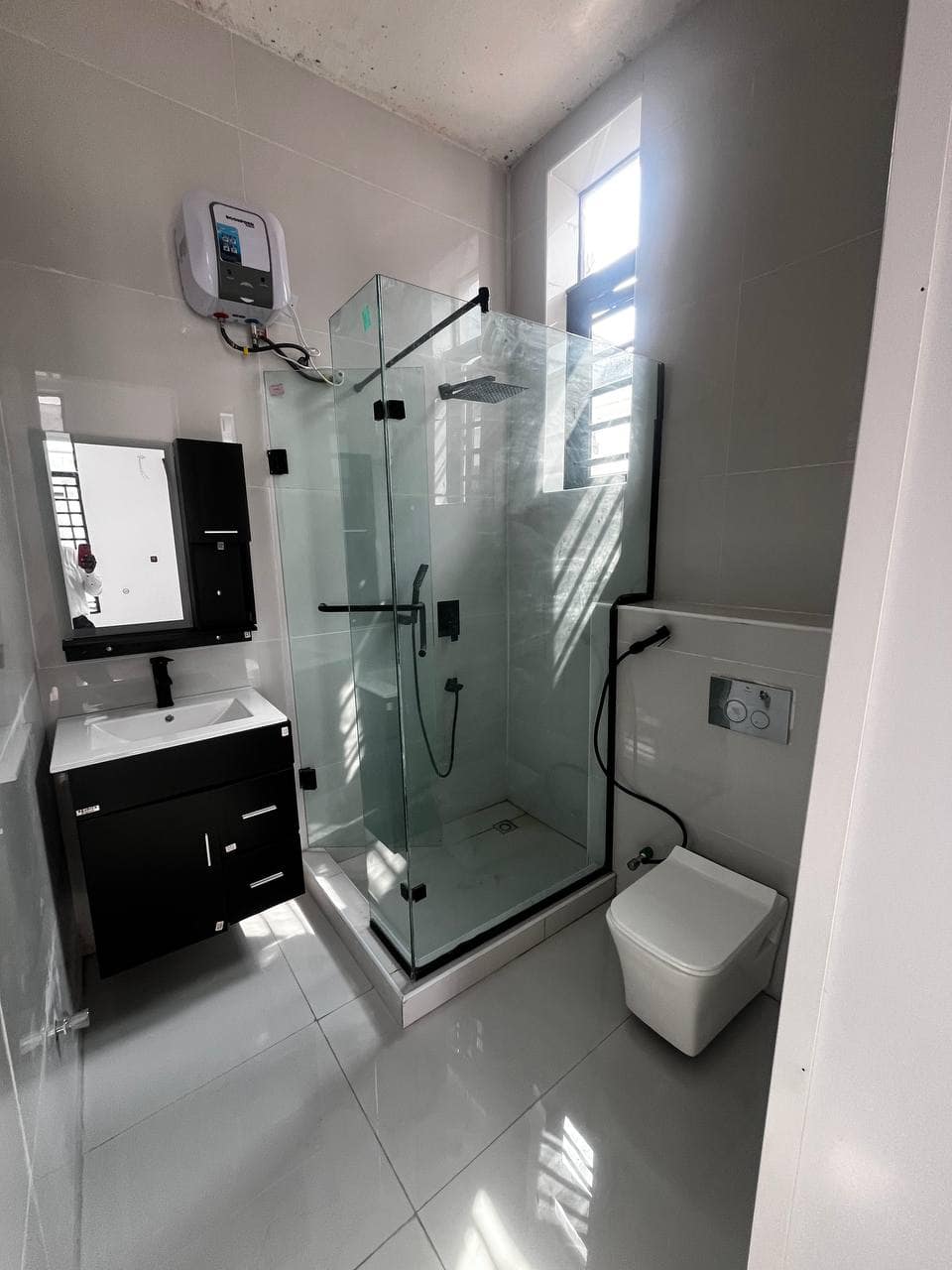 photo_5875194908367326118_y