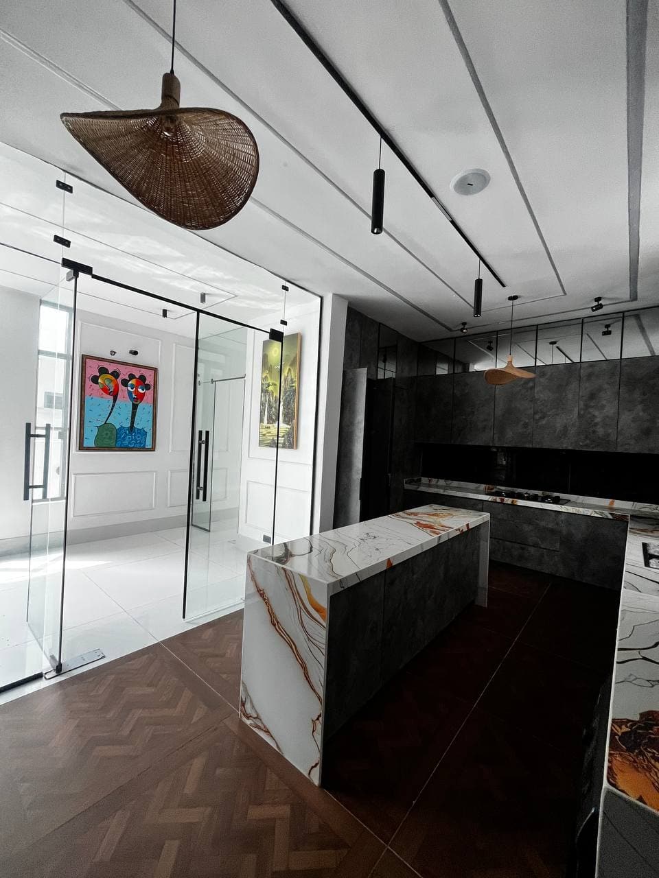 photo_5875194908367326132_y