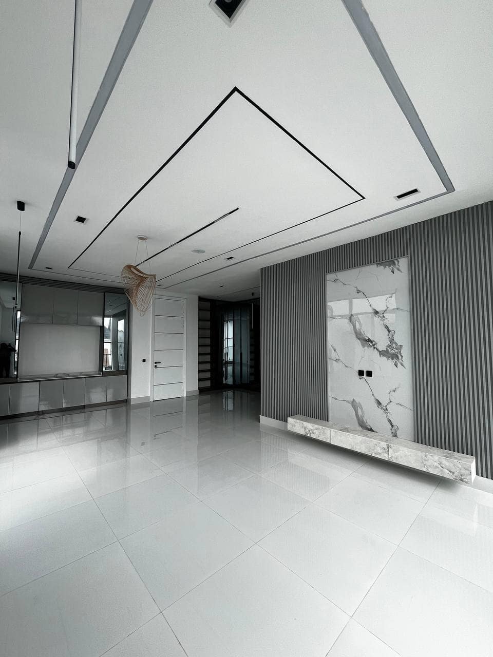 photo_5875194908367326135_y