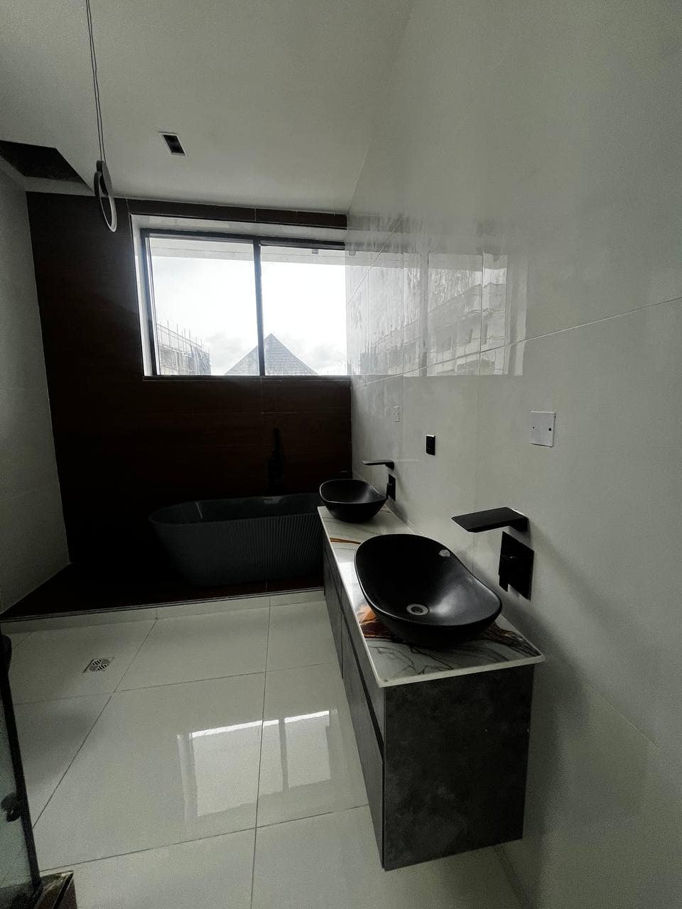 photo_5875194908367326137_y