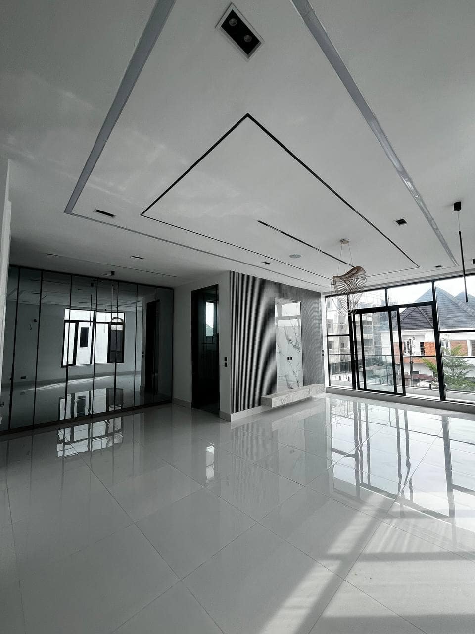 photo_5875194908367326139_y