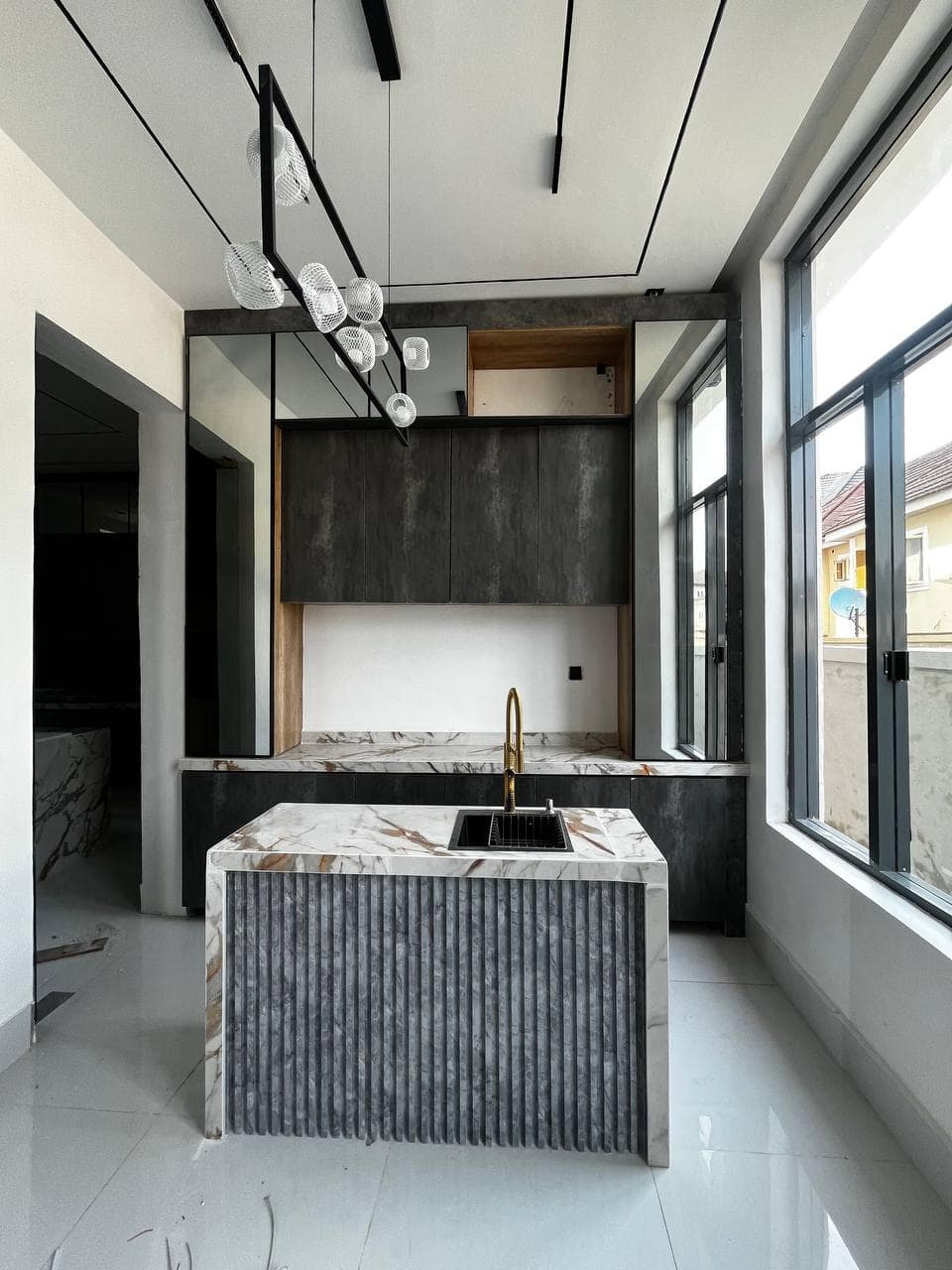 photo_5875194908367326161_y