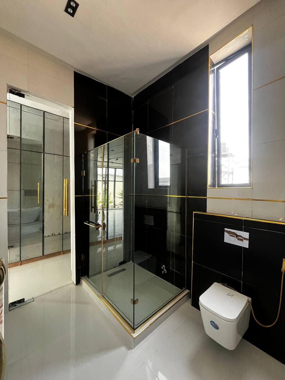 photo_5875194908367326166_y