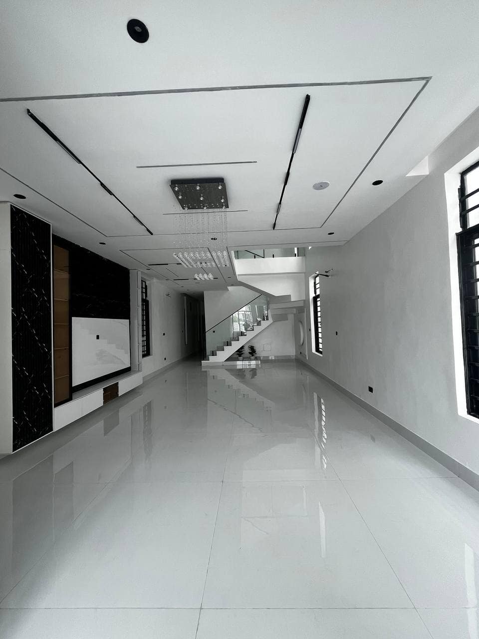 photo_5875194908367326176_y