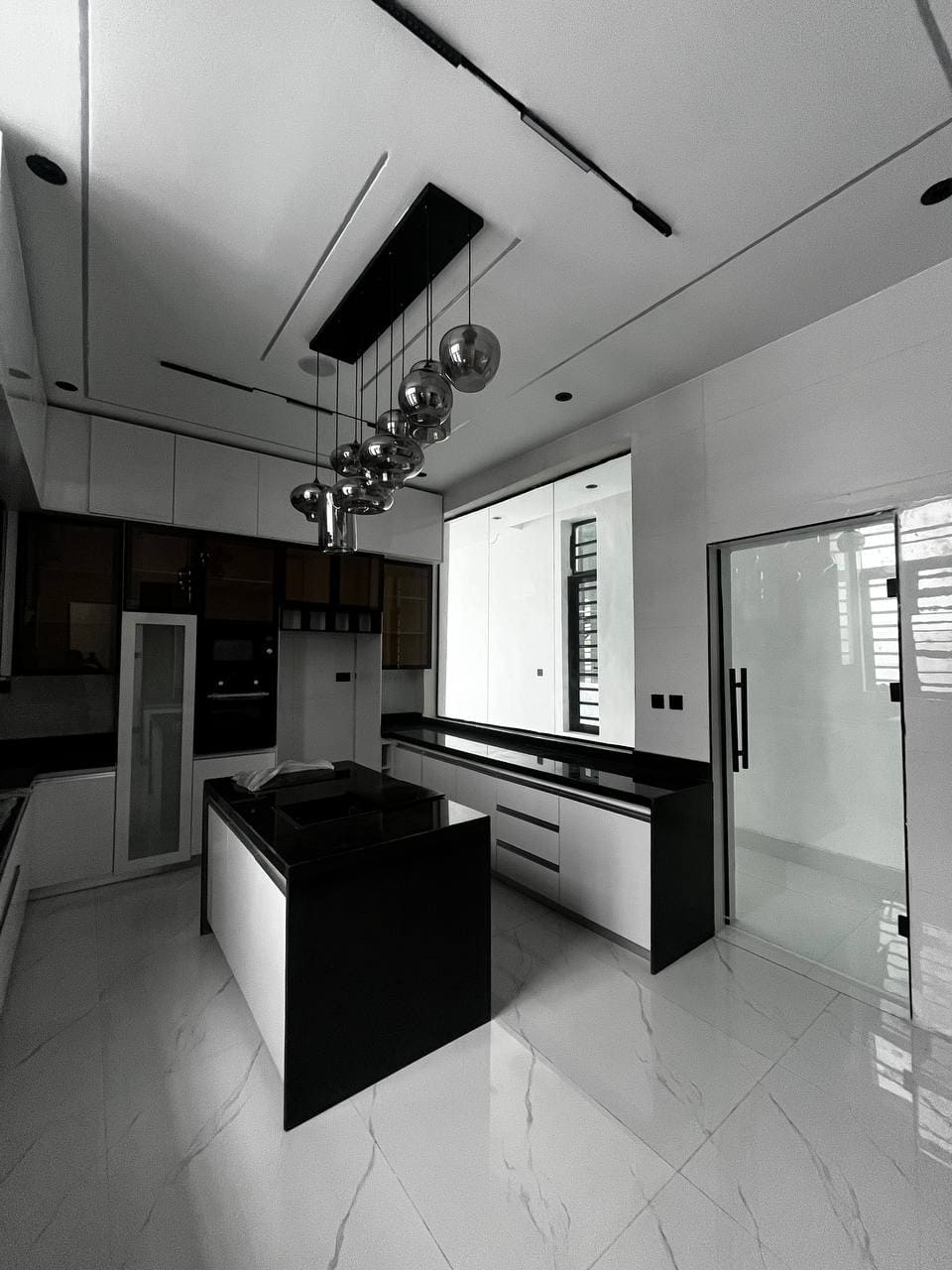 photo_5875194908367326177_y