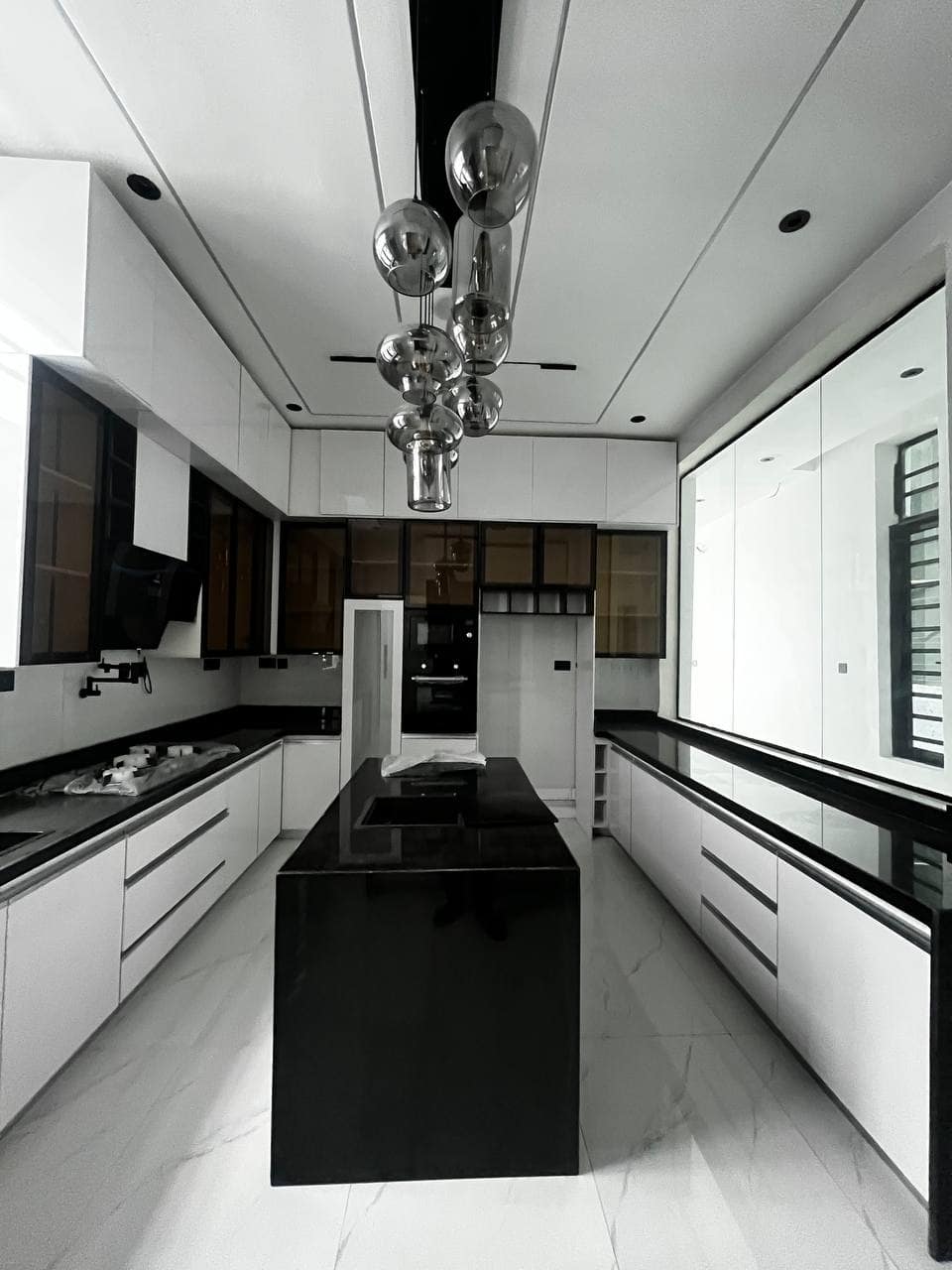 photo_5875194908367326179_y