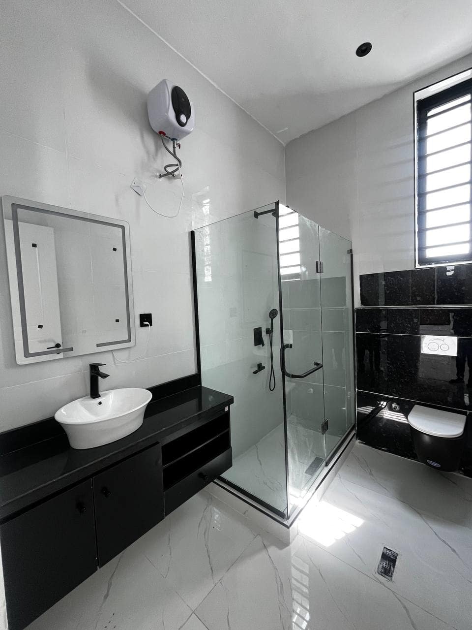 photo_5875194908367326182_y