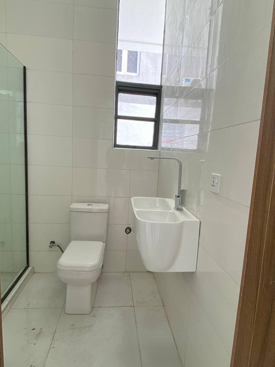 photo_5875416146427710692_y