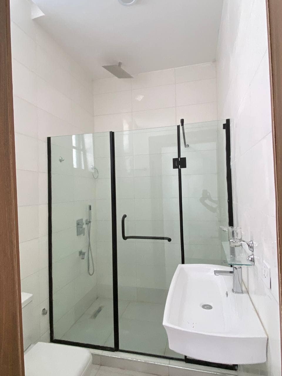 photo_5875416146427710694_y