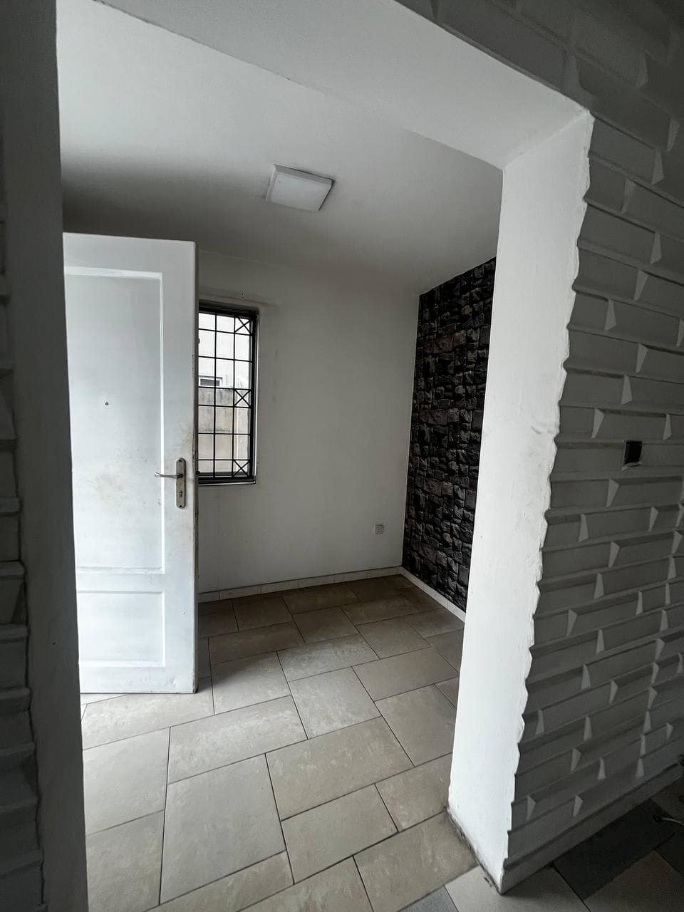 photo_5875416146427710734_y