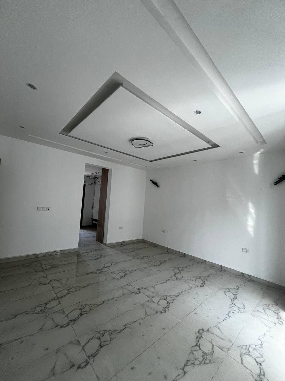 photo_5893383489275497243_y