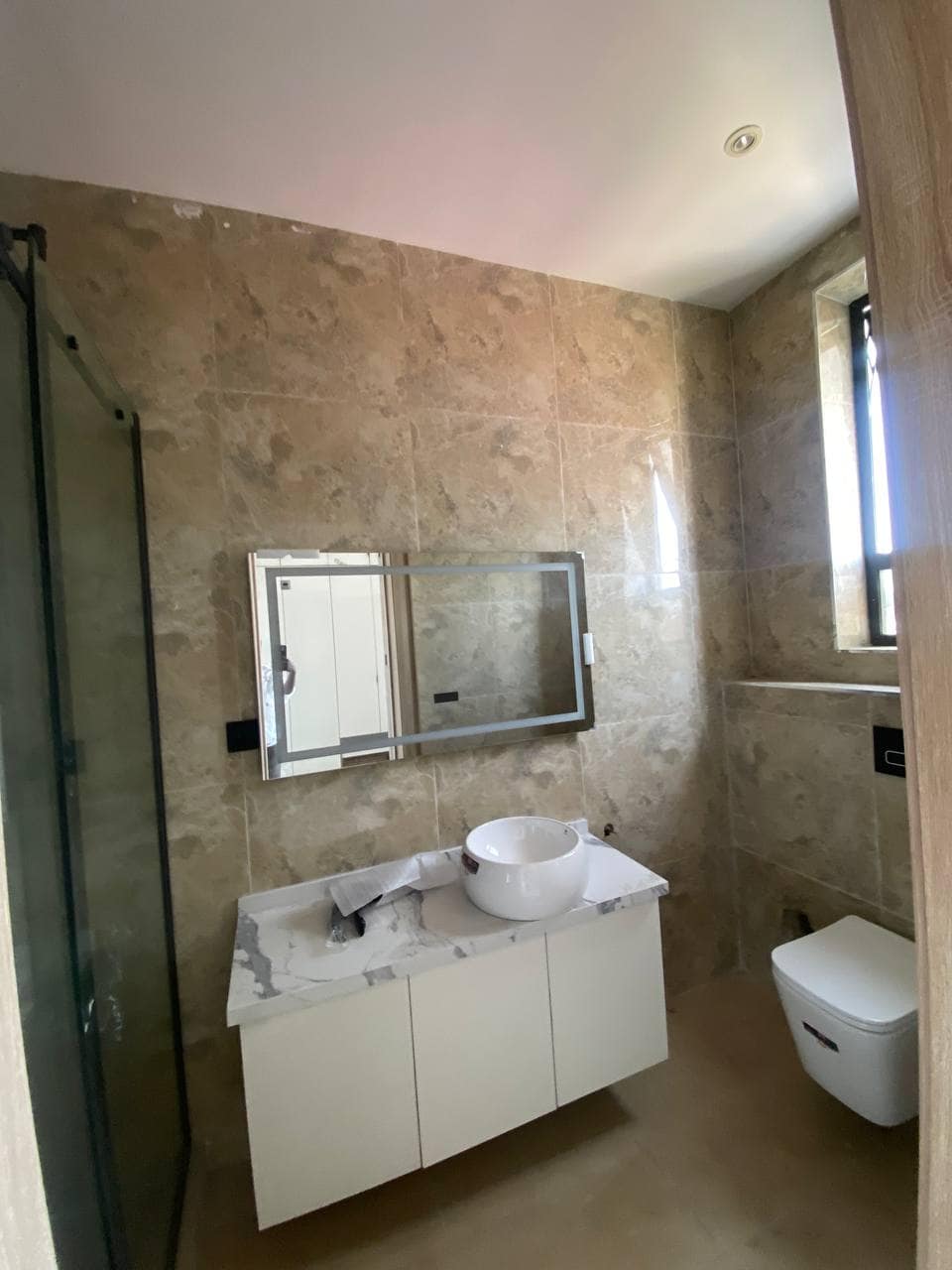 photo_5893383489275497245_y