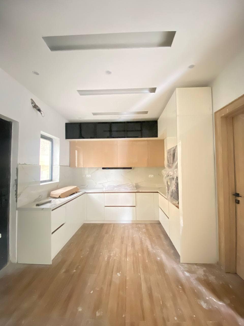 photo_5893383489275497249_y