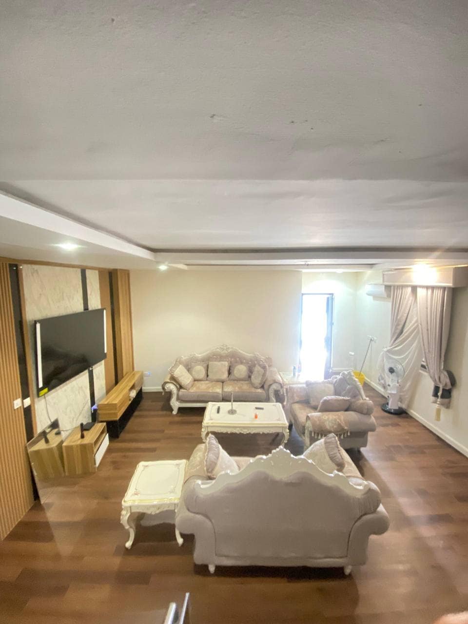 photo_5893383489275497260_y