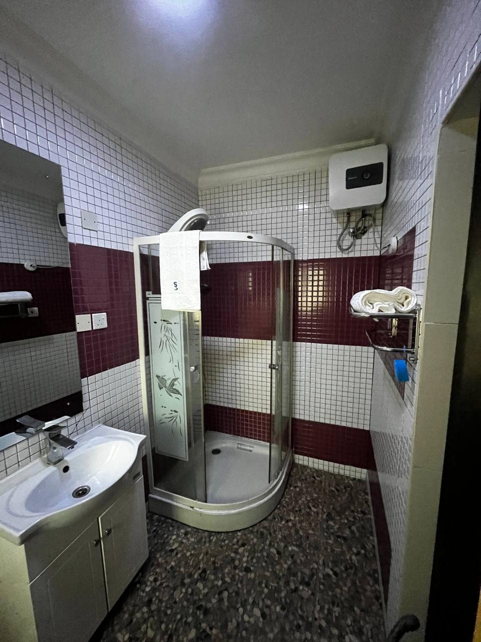 photo_5893383489275497335_y