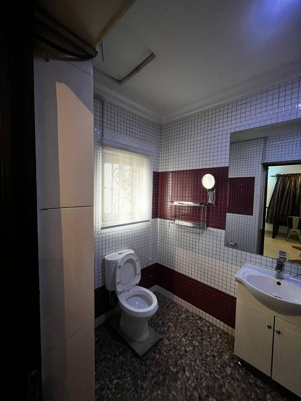 photo_5893383489275497339_y