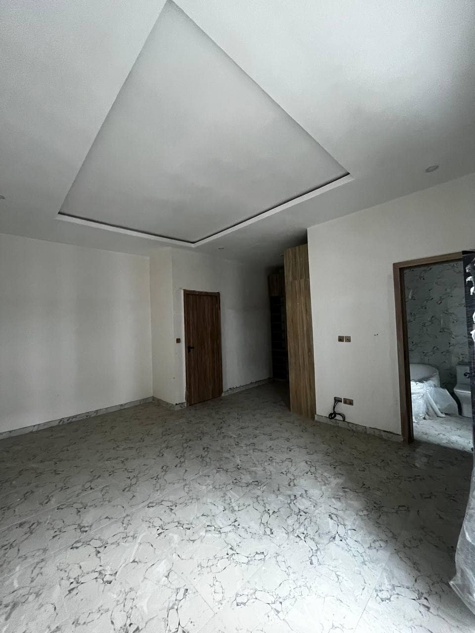 photo_5900266225906945102_y