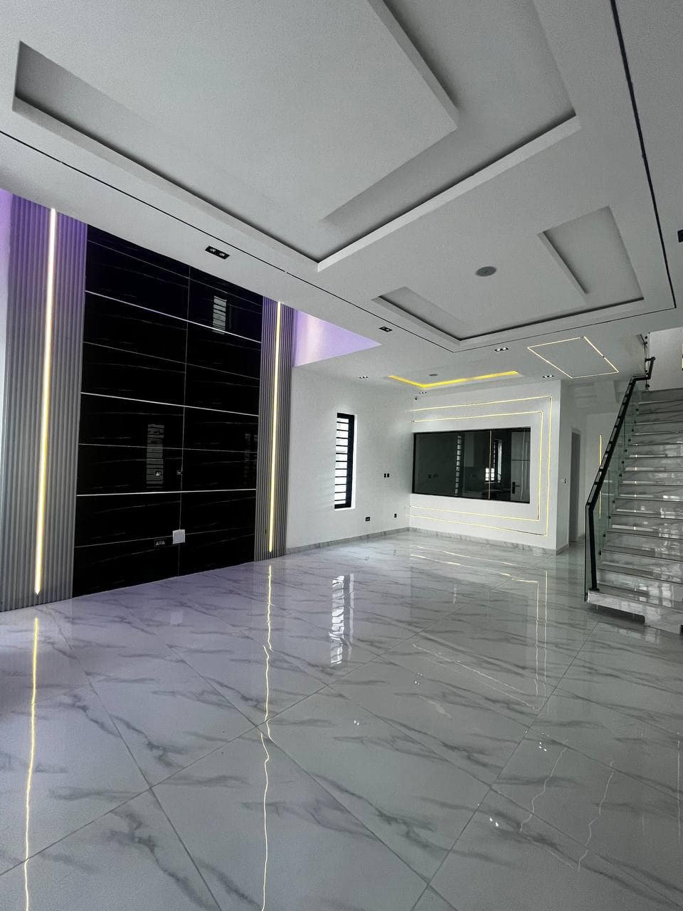 photo_5900266225906945113_y