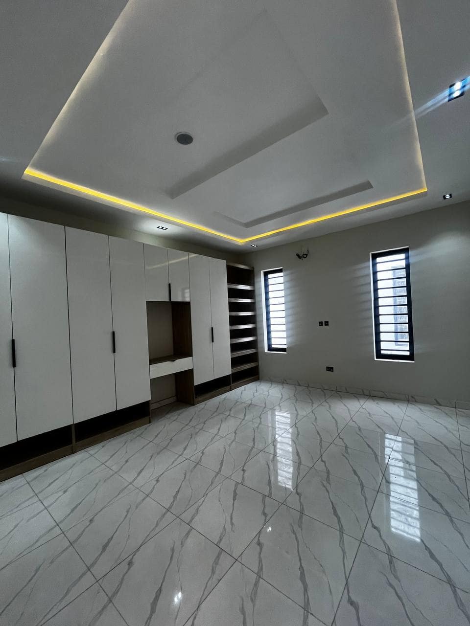 photo_5900266225906945115_y