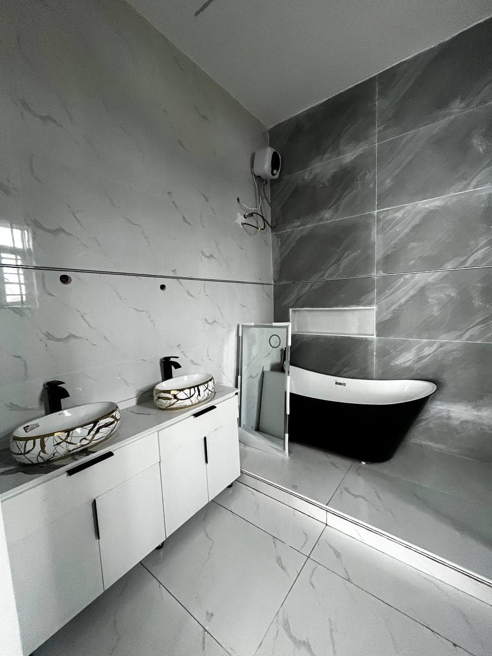 photo_5900266225906945141_y