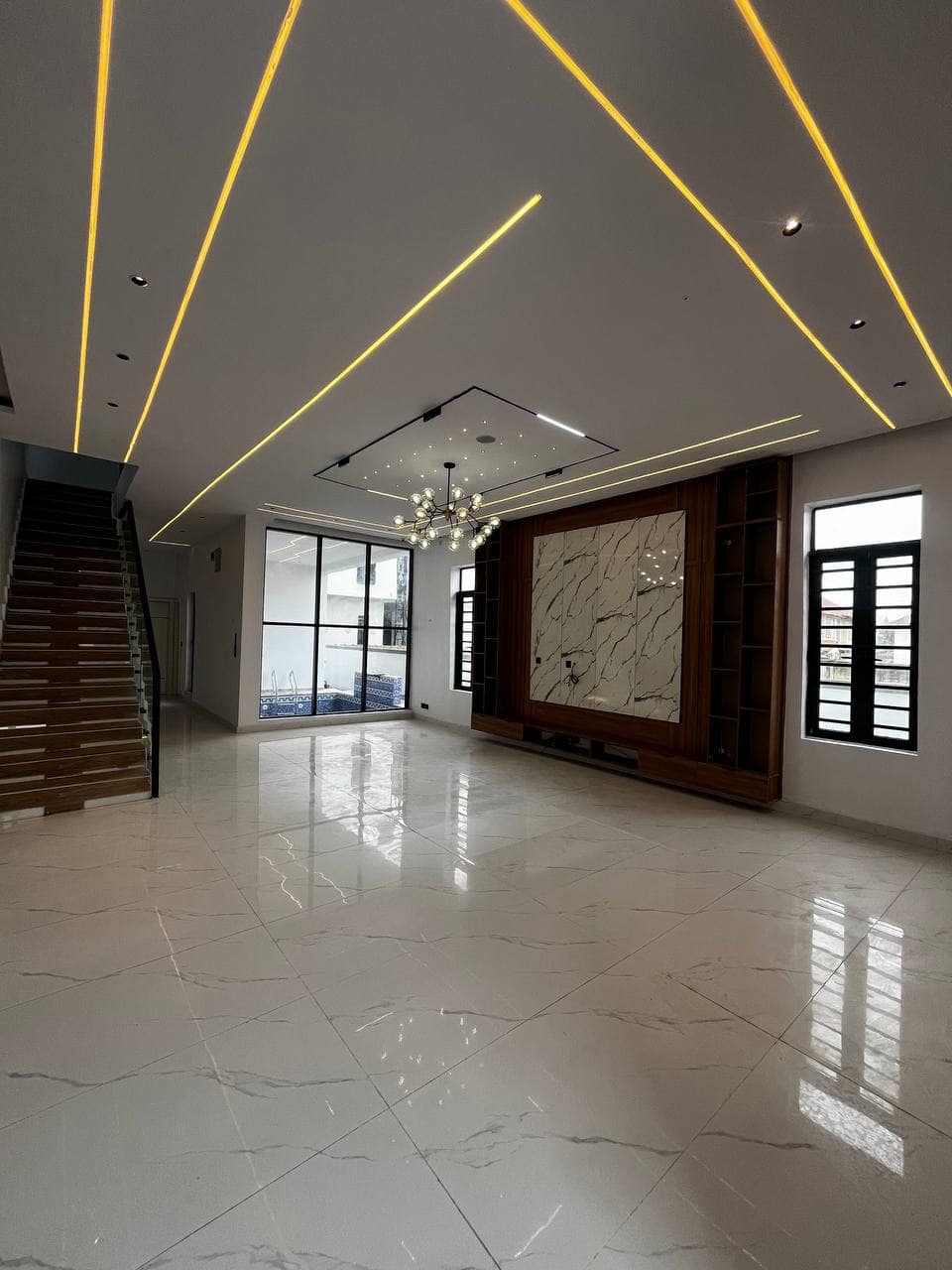 photo_5900266225906945148_y